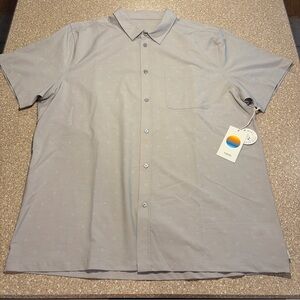 NWT Vuori Bridge Short Sleeve Button Down Shirt Vapor Dot Grey Men’s XXL (2XL)